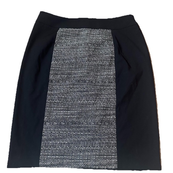 Gorgeous Grey and Black Calvin klein size 8 skirt Great condition - Picture 2 of 7
